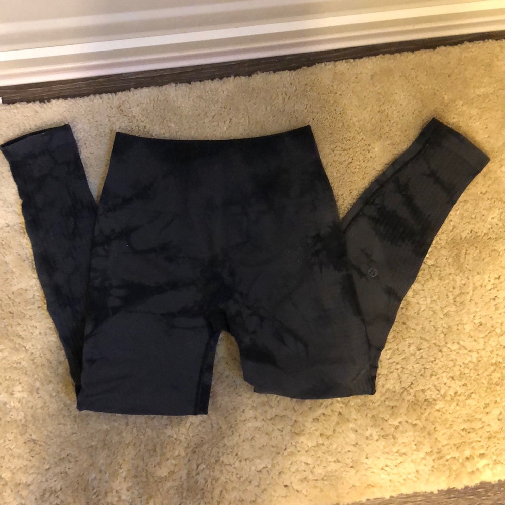 Lululemon go and flow tight. Tie dye size 6